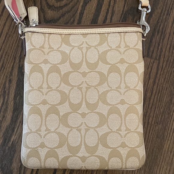 Coach Purse - Picture 5 of 14